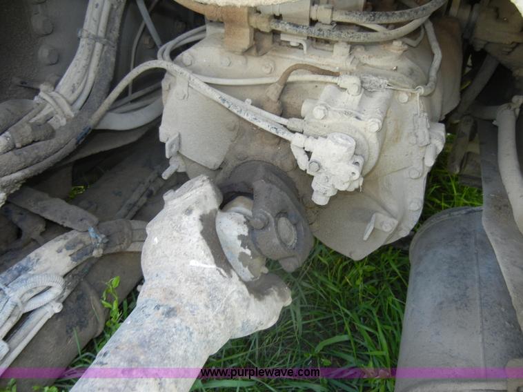 image for item C4327 1997 Volvo WCA semi truck