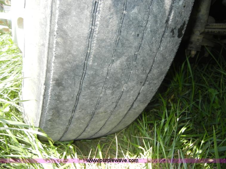 image for item C4327 1997 Volvo WCA semi truck