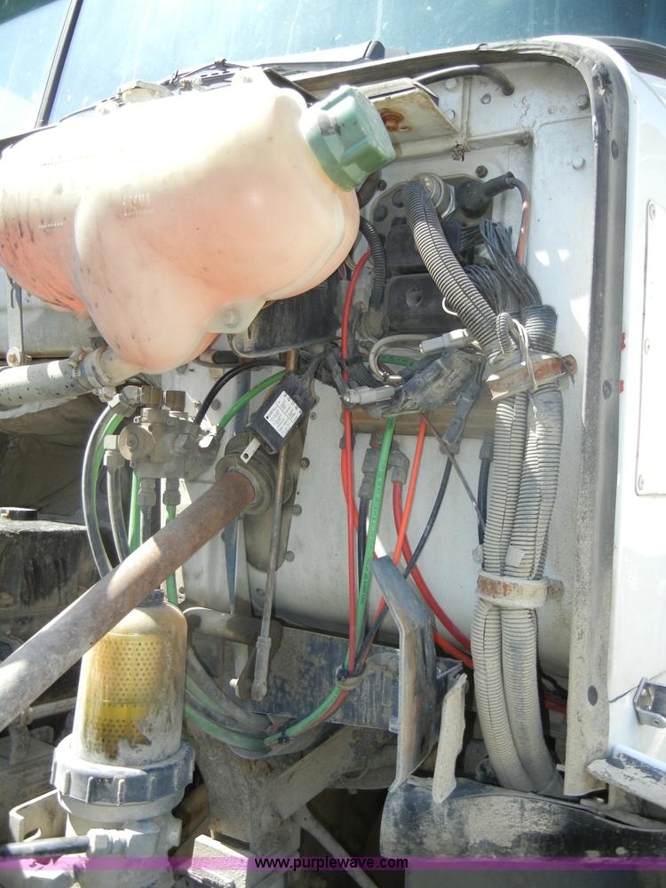 image for item C4327 1997 Volvo WCA semi truck