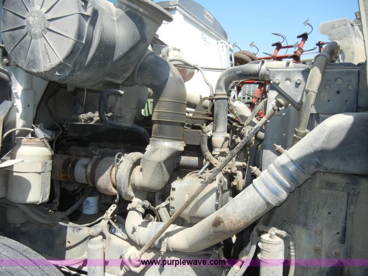 image for item C4327 1997 Volvo WCA semi truck