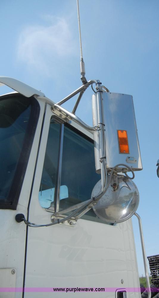 image for item C4327 1997 Volvo WCA semi truck