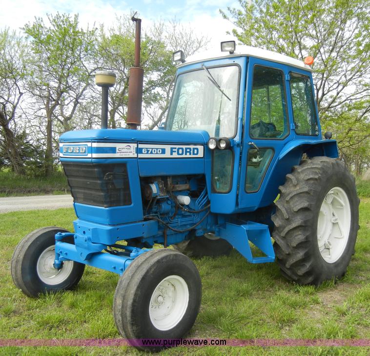 image for item C4472 1978 Ford 6700 tractor