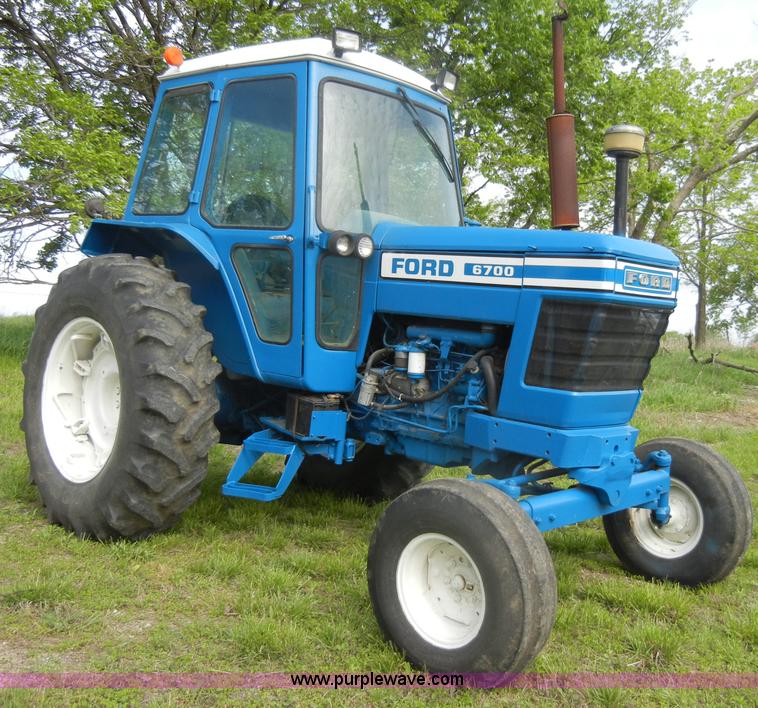 image for item C4472 1978 Ford 6700 tractor