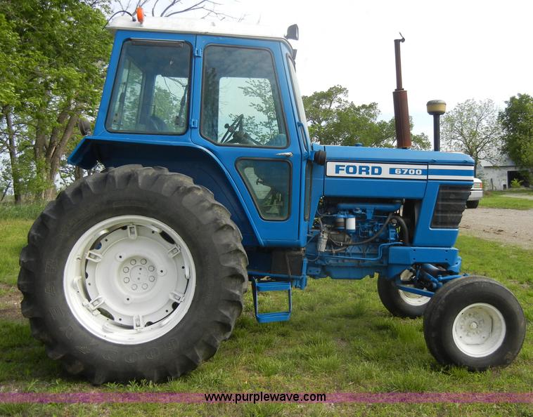 image for item C4472 1978 Ford 6700 tractor