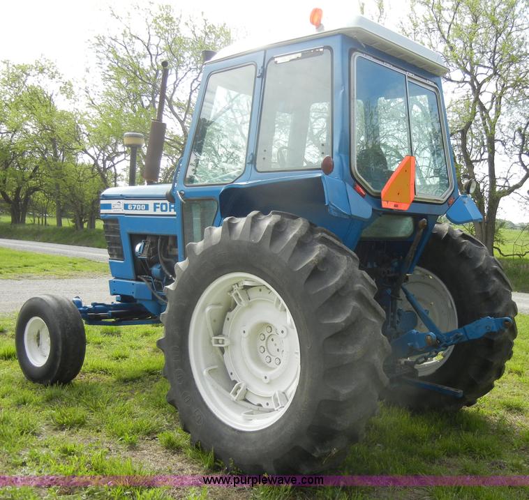 image for item C4472 1978 Ford 6700 tractor