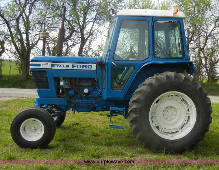 image for item C4472 1978 Ford 6700 tractor