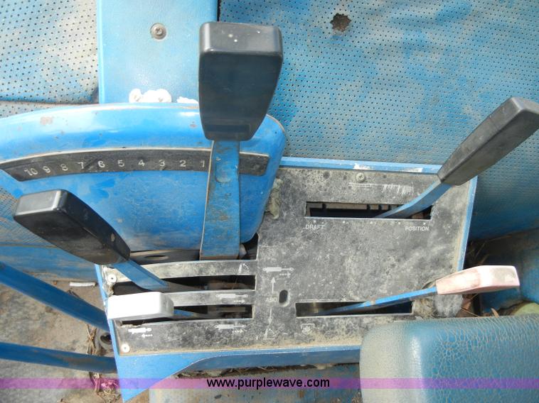 image for item C4472 1978 Ford 6700 tractor