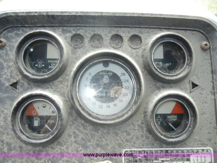 image for item C4472 1978 Ford 6700 tractor