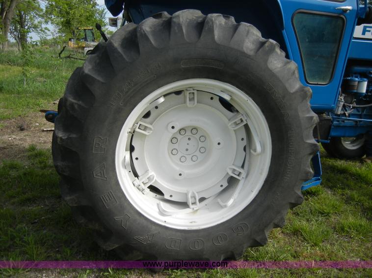 image for item C4472 1978 Ford 6700 tractor