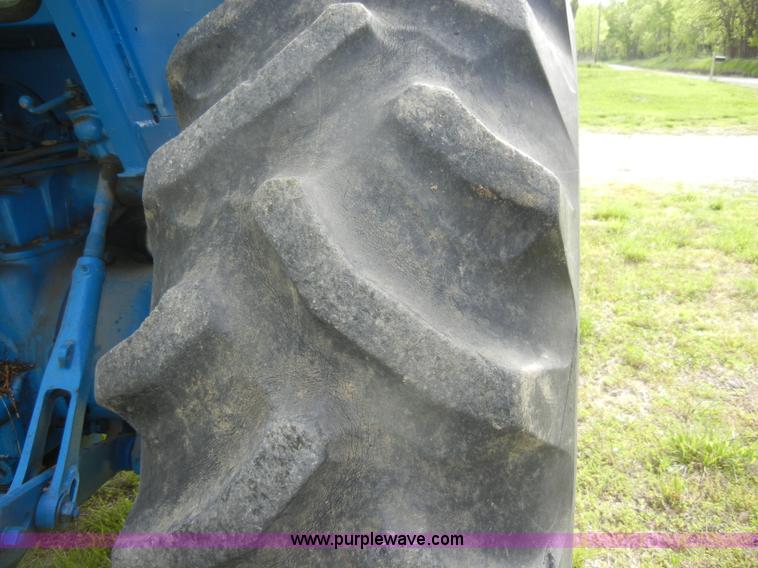 image for item C4472 1978 Ford 6700 tractor