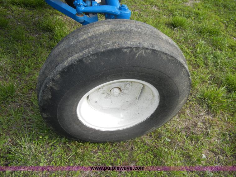 image for item C4472 1978 Ford 6700 tractor