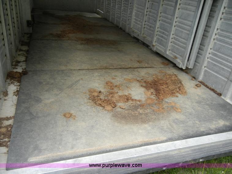 image for item C4476 2002 Travalong 20' gooseneck trailer