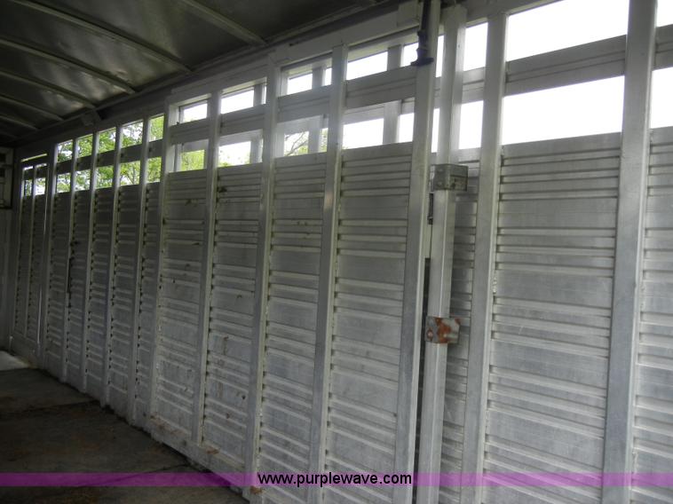 image for item C4476 2002 Travalong 20' gooseneck trailer