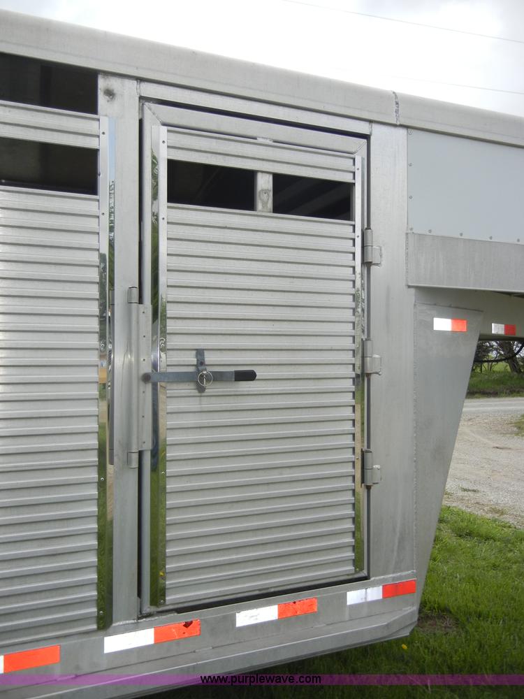 image for item C4476 2002 Travalong 20' gooseneck trailer