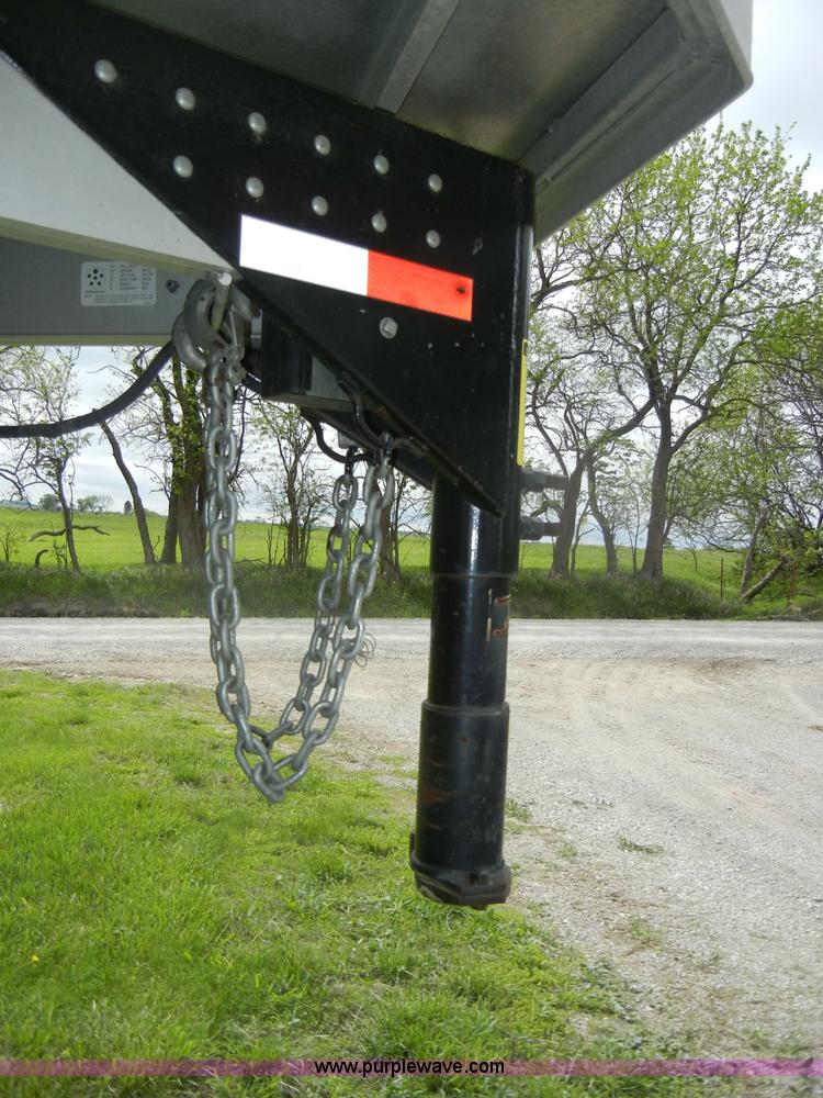 image for item C4476 2002 Travalong 20' gooseneck trailer