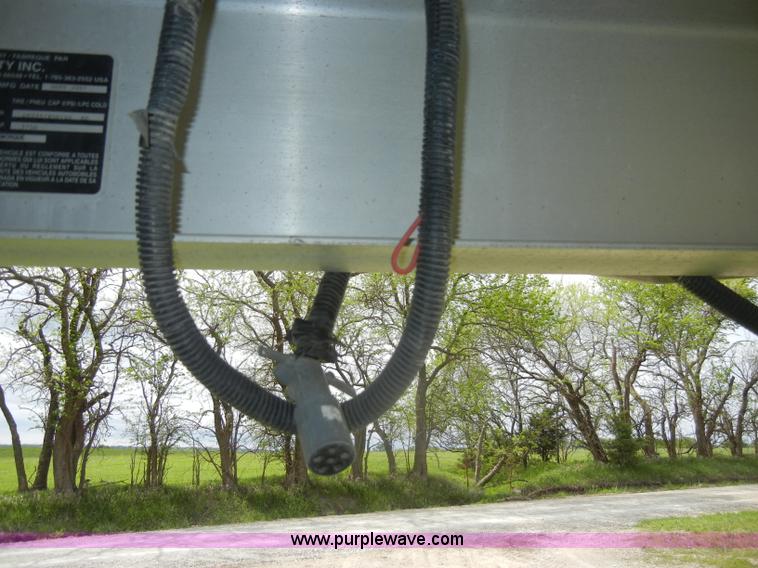 image for item C4476 2002 Travalong 20' gooseneck trailer