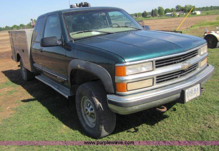 image for item C5453 1997 Chevrolet 2500 utility pickup truck