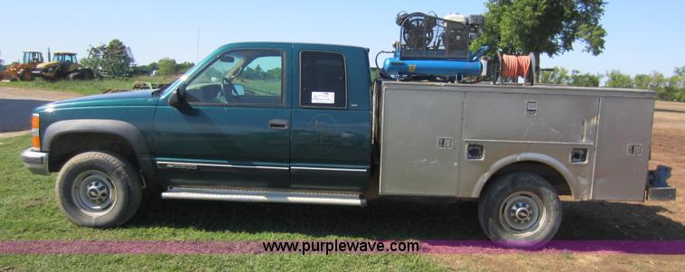 image for item C5453 1997 Chevrolet 2500 utility pickup truck