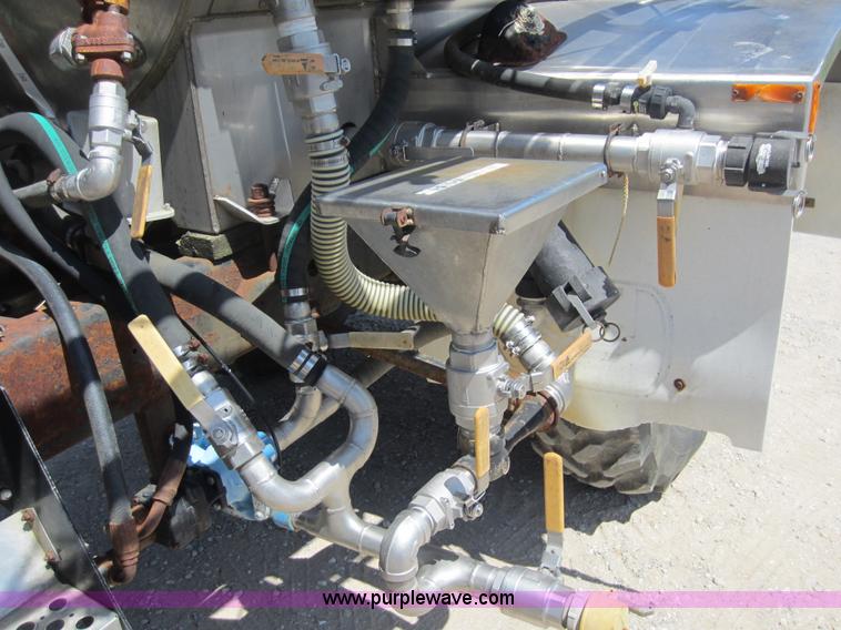 image for item C5458 1992 Ford F450 Super Duty sprayer truck