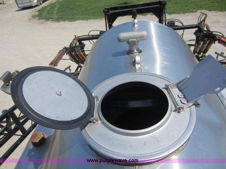 image for item C5458 1992 Ford F450 Super Duty sprayer truck