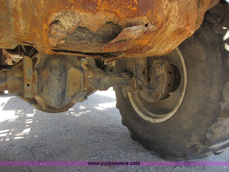 image for item C5458 1992 Ford F450 Super Duty sprayer truck