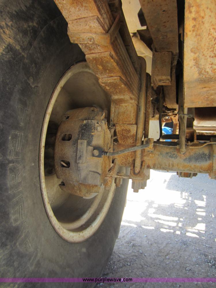 image for item C5458 1992 Ford F450 Super Duty sprayer truck