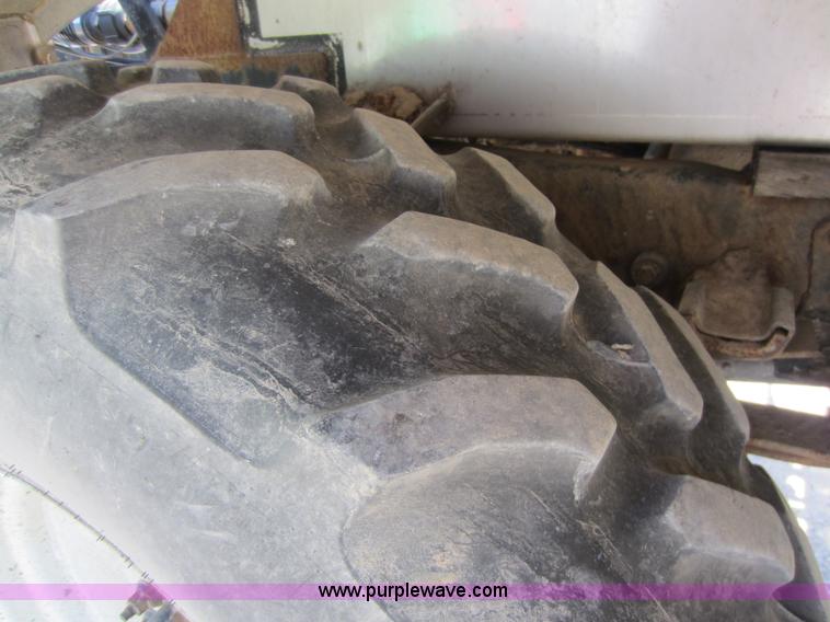 image for item C5458 1992 Ford F450 Super Duty sprayer truck