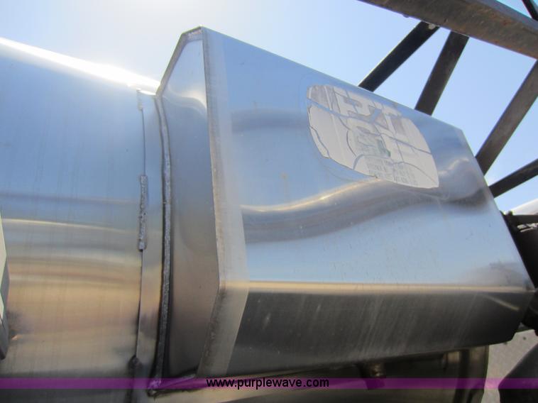 image for item C5458 1992 Ford F450 Super Duty sprayer truck