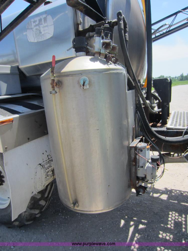 image for item C5458 1992 Ford F450 Super Duty sprayer truck