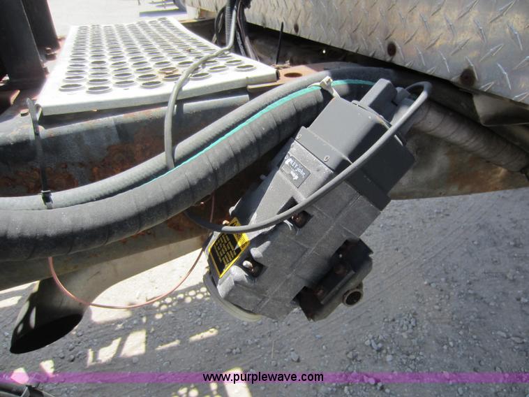 image for item C5458 1992 Ford F450 Super Duty sprayer truck