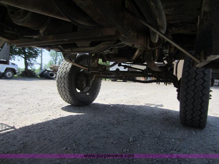 image for item C5458 1992 Ford F450 Super Duty sprayer truck