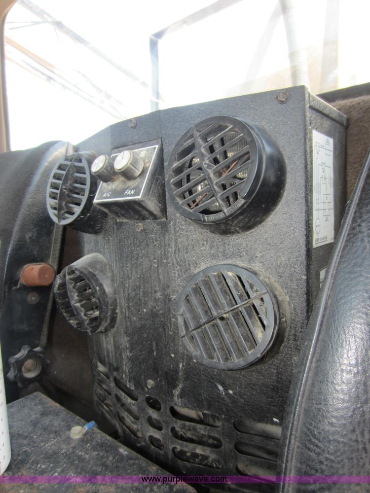 image for item C5458 1992 Ford F450 Super Duty sprayer truck