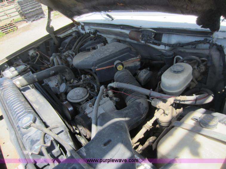 image for item C5458 1992 Ford F450 Super Duty sprayer truck