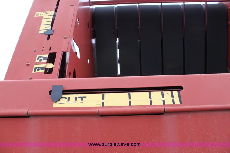 image for item D7798 1994 New Holland 650 round baler