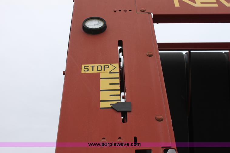 image for item D7798 1994 New Holland 650 round baler