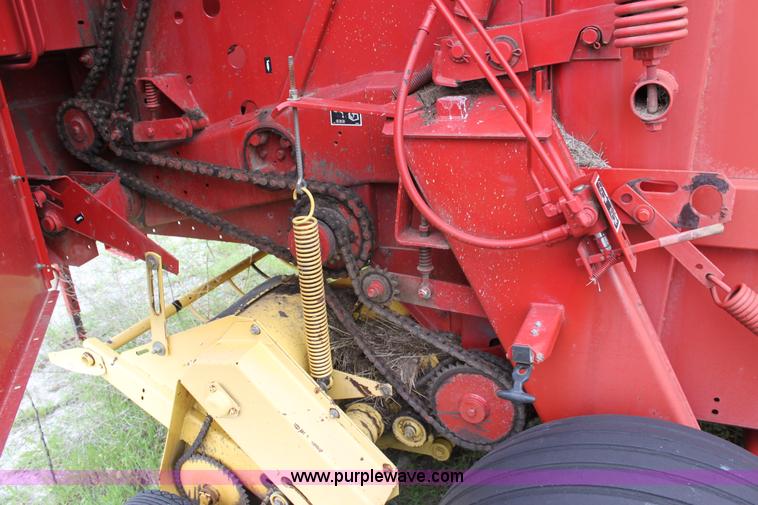 image for item D7798 1994 New Holland 650 round baler