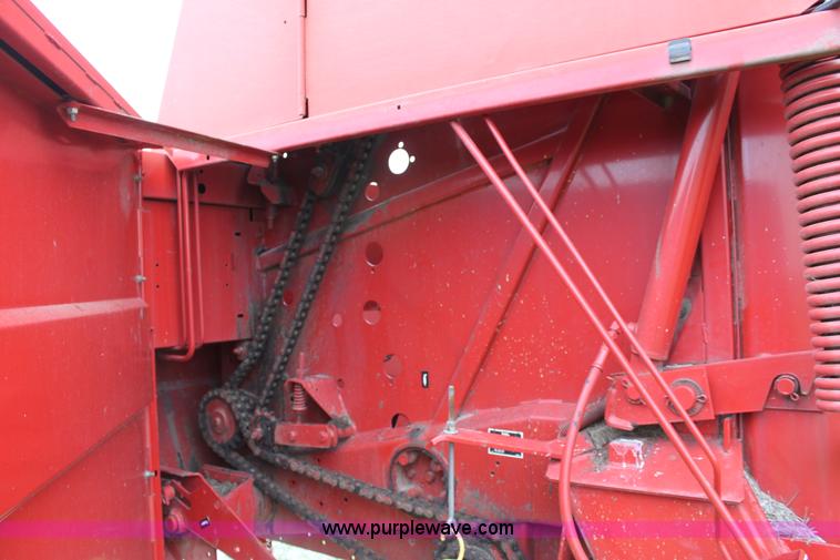 image for item D7798 1994 New Holland 650 round baler
