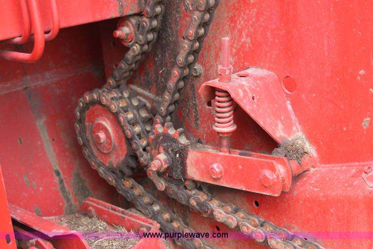 image for item D7798 1994 New Holland 650 round baler