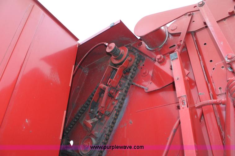 image for item D7798 1994 New Holland 650 round baler