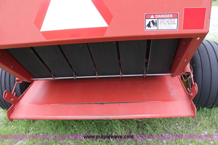 image for item D7798 1994 New Holland 650 round baler