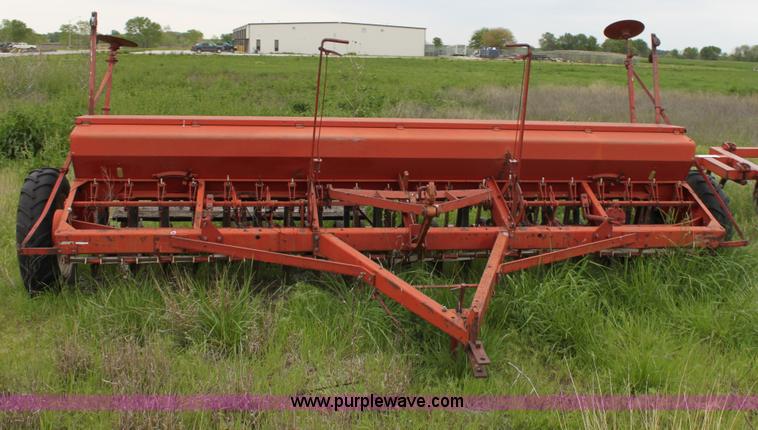 image for item D7799 International Harvester 20 row grain drill
