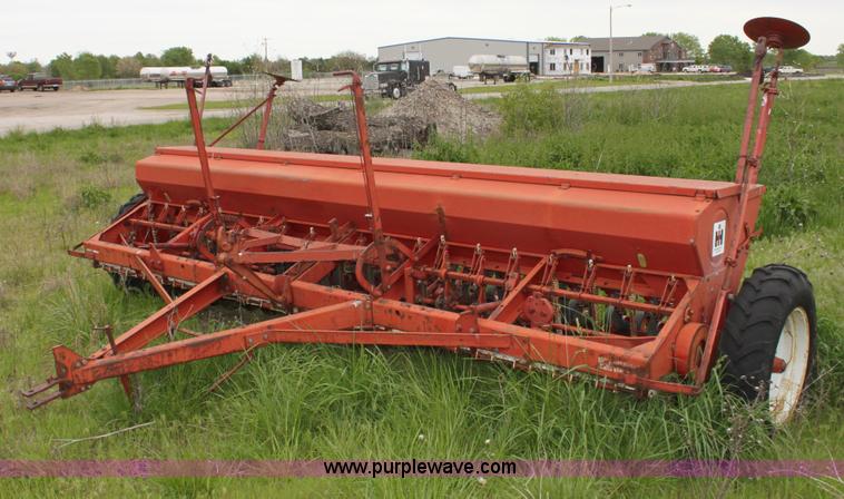 image for item D7799 International Harvester 20 row grain drill