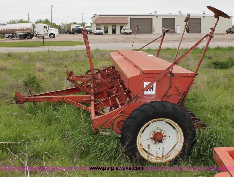 image for item D7799 International Harvester 20 row grain drill