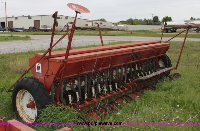 image for item D7799 International Harvester 20 row grain drill
