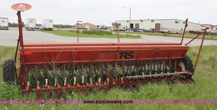 image for item D7799 International Harvester 20 row grain drill