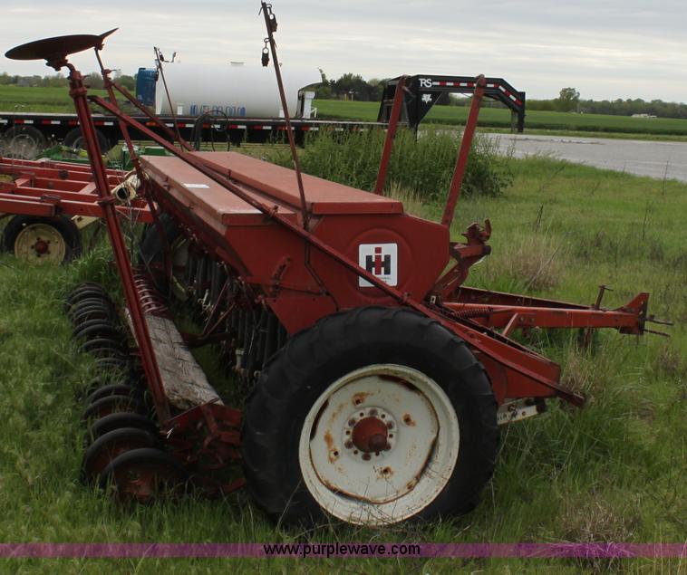 image for item D7799 International Harvester 20 row grain drill