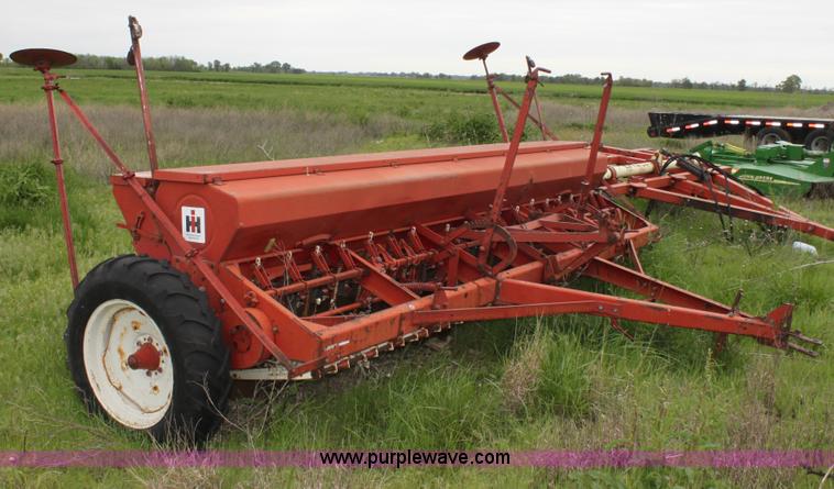 image for item D7799 International Harvester 20 row grain drill