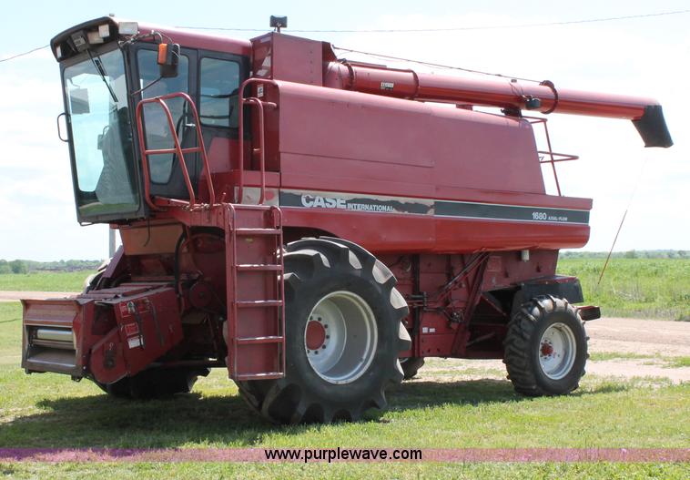 image for item D7869 1987 Case IH 1680 Axial-Flow combine