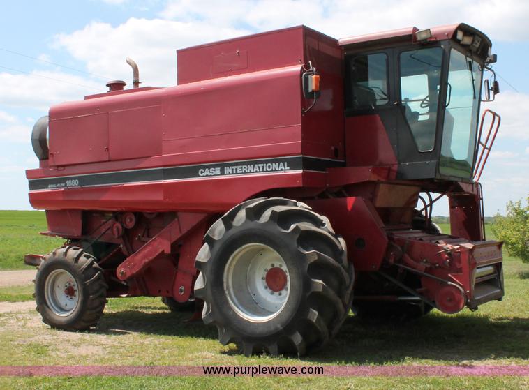image for item D7869 1987 Case IH 1680 Axial-Flow combine