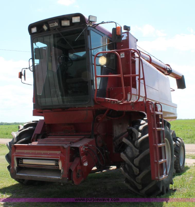 image for item D7869 1987 Case IH 1680 Axial-Flow combine